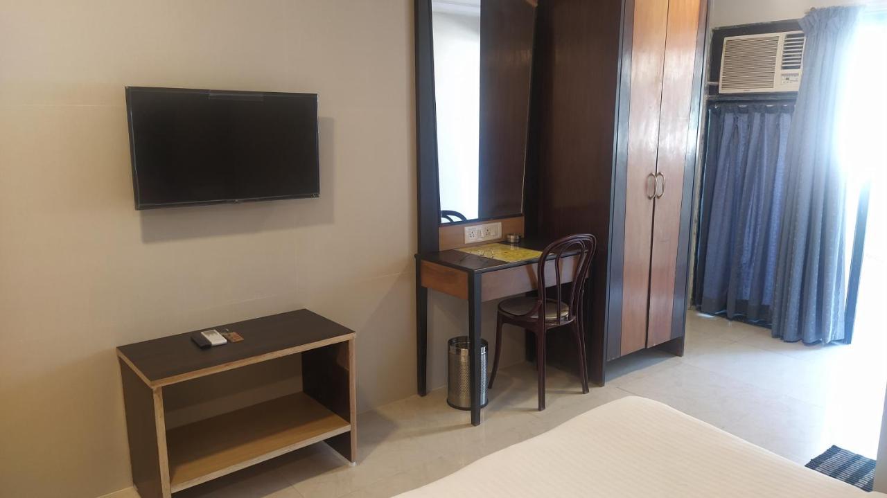 Hotel Palm Star Belapurpada Eksteriør billede